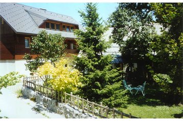 Eslovenia Privát Studor, Exterior